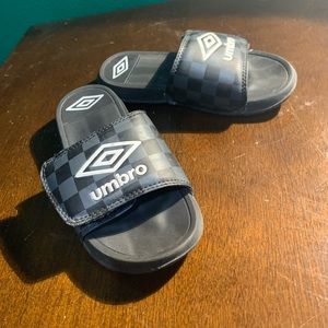 •••••
Kids Umbro Athletic Slides - Black S